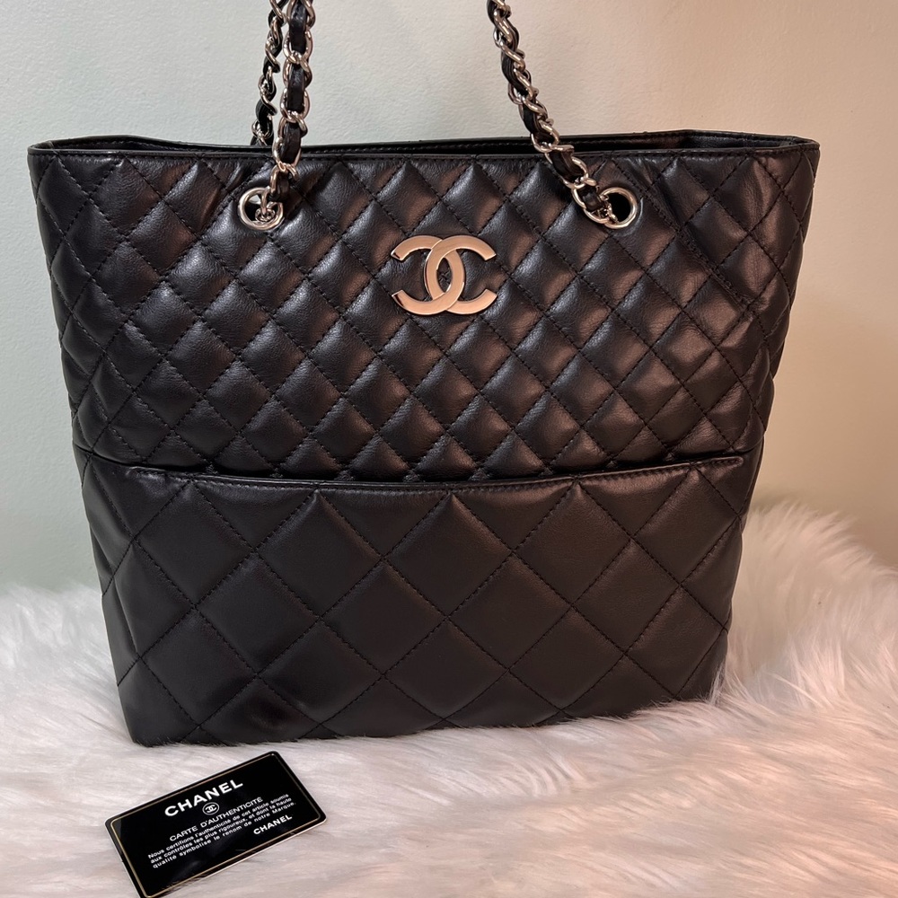 Chanel ❌❌❌sold❌❌❌Tote shoulder bag